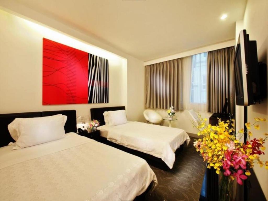 The White Hotel 8A Thai Van Lung Ho Chi Minh City Exterior photo