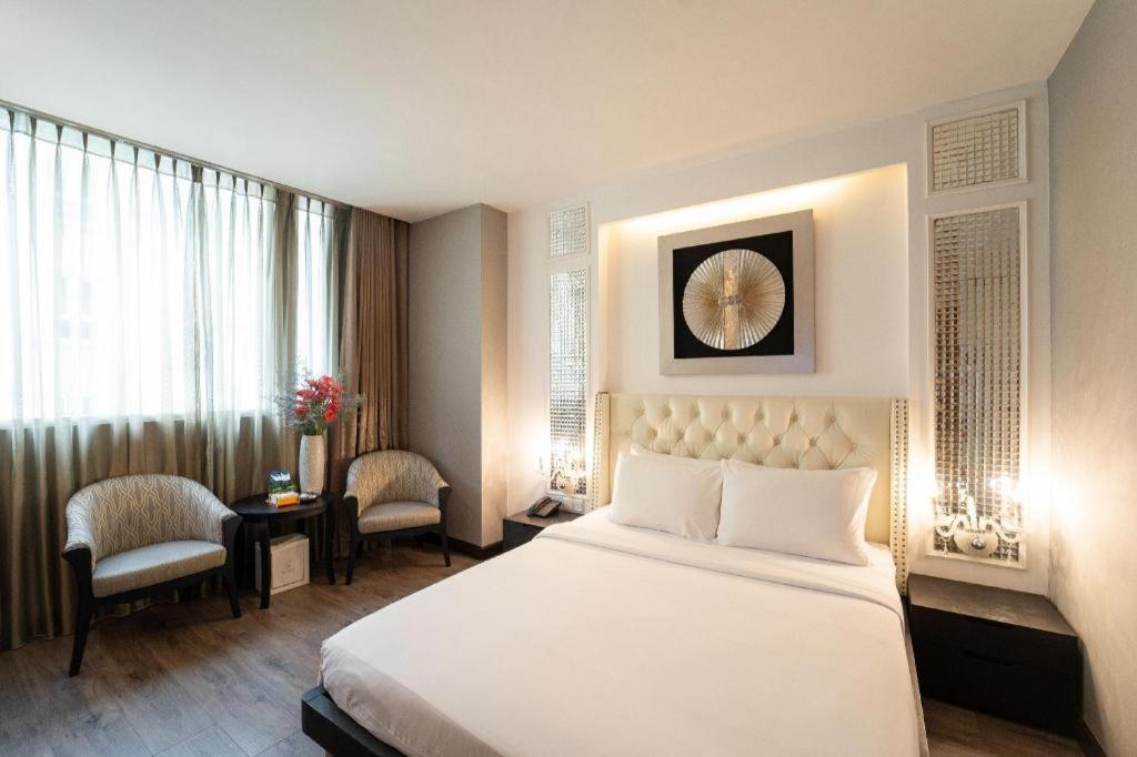 The White Hotel 8A Thai Van Lung Ho Chi Minh City Exterior photo